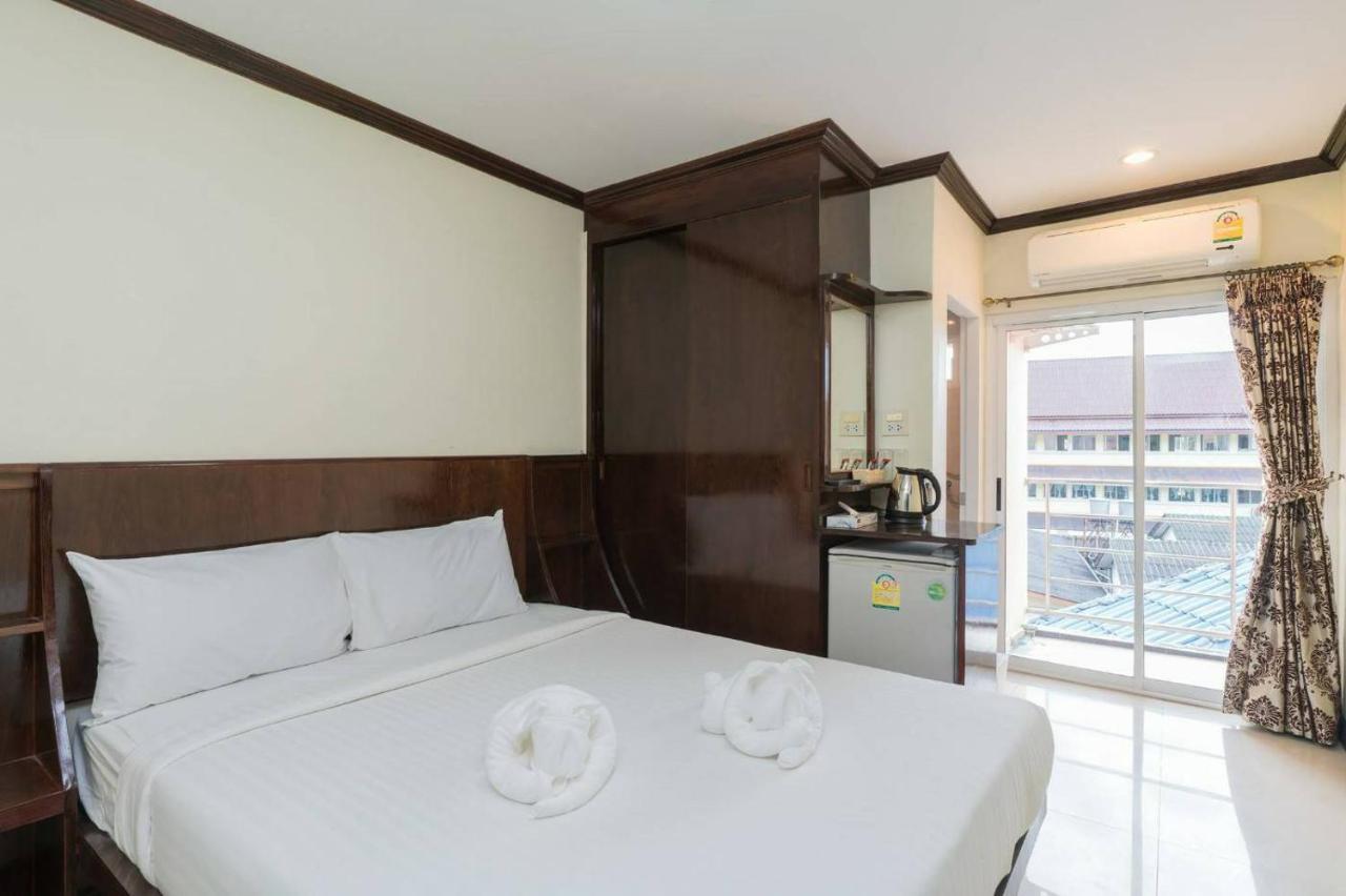 Blueskyhouse Patong Hotel Exterior foto