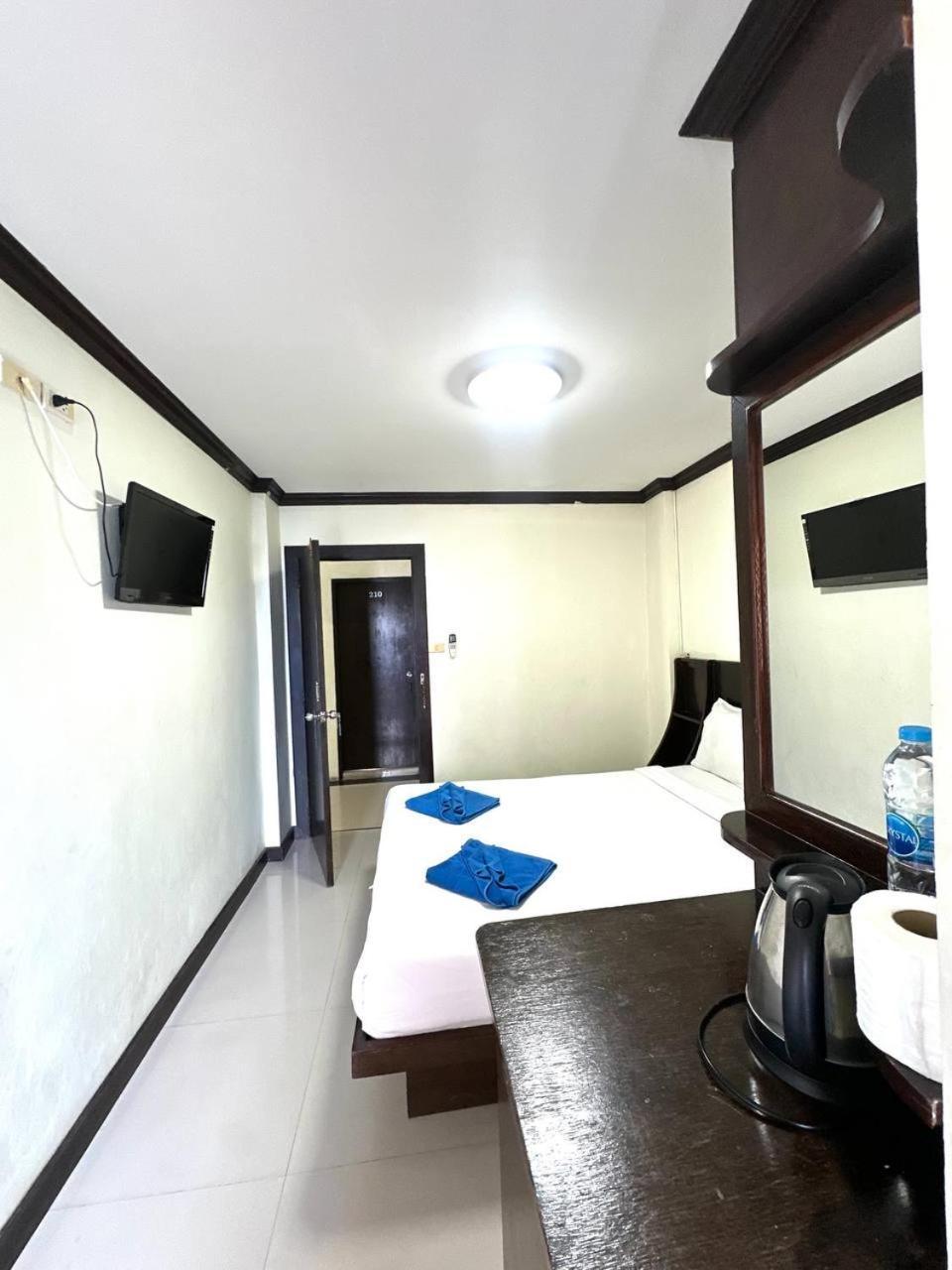 Blueskyhouse Patong Hotel Exterior foto
