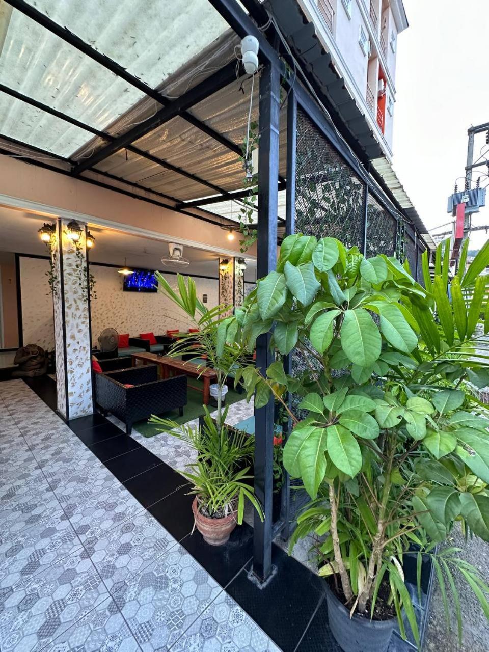 Blueskyhouse Patong Hotel Exterior foto